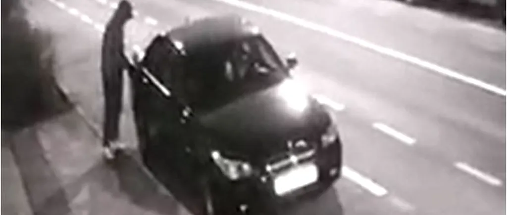 VIDEO | Mașină vandalizată în Arad. Proprietarul oferă recompensă pentru prinderea unui bărbat care i-a băgat zahăr în rezervor și a tăiat două dintre roțile autoturismului