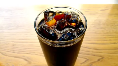 Prețul celei mai consumate băuturi din lume a explodat. Creștere de 61%