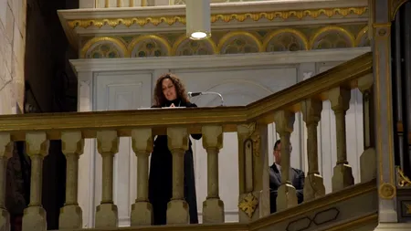 Moment inedit cu soția premierului Cioloș. Motivul pentru care a cântat la Catedrala Romano-Catolică