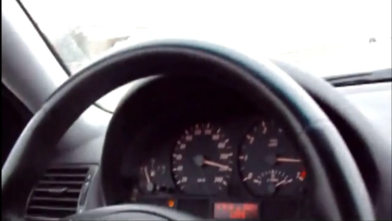 Un șofer a fost surprins cu 235 KILOMETRI LA ORĂ pe autostrada A3. Ce SURPRIZĂ au avut polițiștii care l-au legitimat