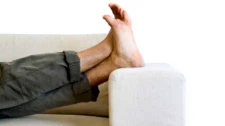 STUDIU. Sedentarismul provoacă la fel de multe decese ca fumatul