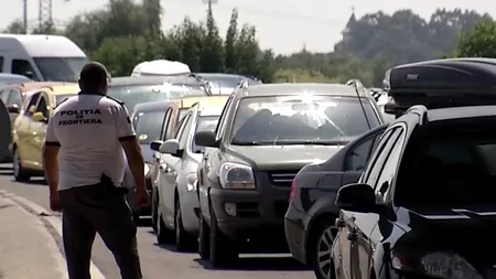 Cozi de kilometri la vama cu Bulgaria. Turiștii români au dat buluc la intrarea în țară pentru a evita carantina