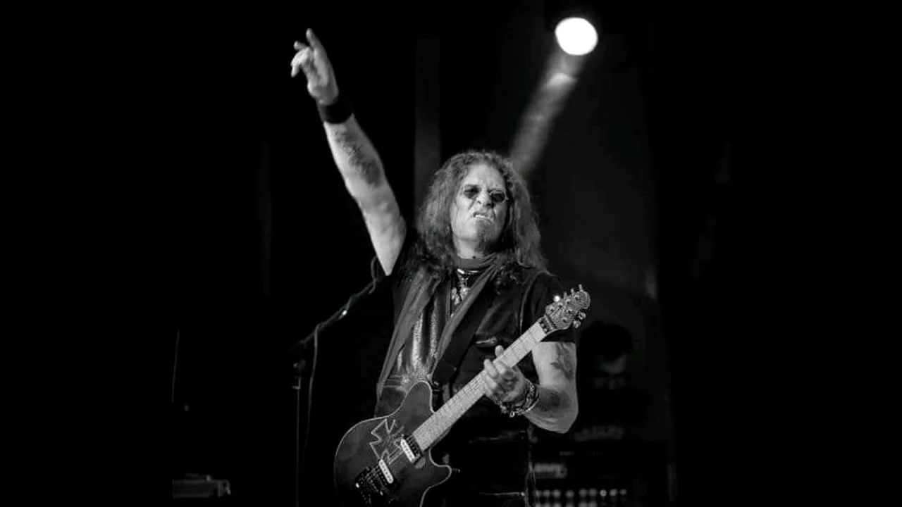 Adi Bărar, liderul CARGO, a murit după ce s-a infectat cu COVID-19. Artistul era internat în stare gravă la ATI (VIDEO)