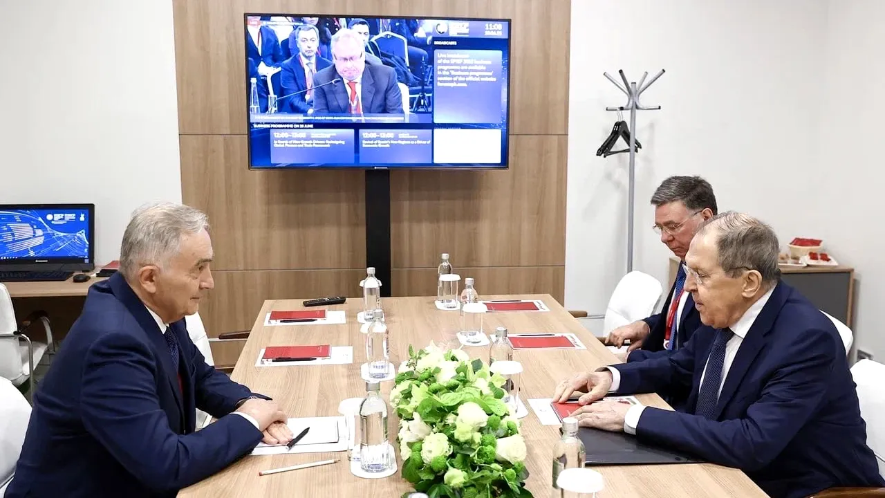 MAE se distanțează de întâlnirea LAVROV-Comănescu: „În cazul în care ar fi fost consultat, MAE nu ar fi încurajat perfectarea întrevederii”