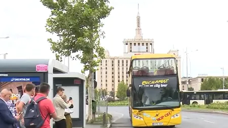 Autobuzele supraetajate pentru TURIȘTI circulă din nou prin București. Cât costă o călătorie cu acest mijloc de transport