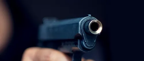 Amenințare cu pistolul între un gălățean și o vârstnică. Ambii s-au ales cu dosar penal