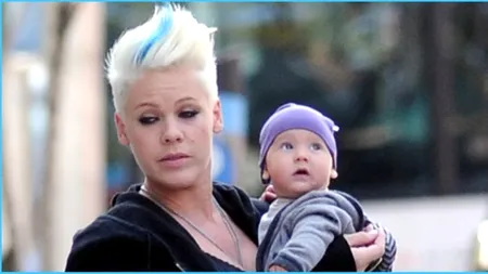 Pink afirmă că fiica ei în vârstă de 13 luni poate să comunice cu spiritele 