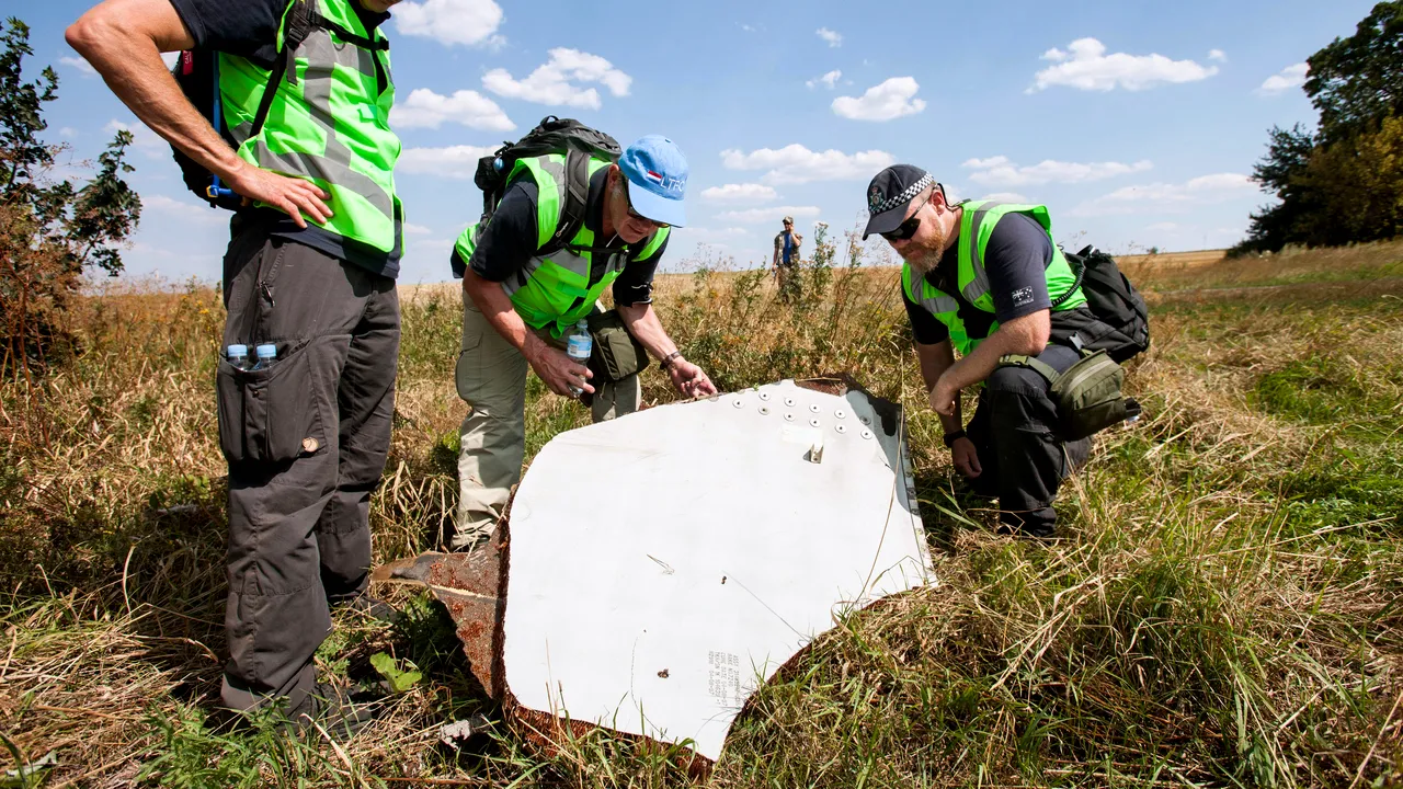 Poroșenko cere pedepsirea Rusiei pentru doborârea avionului companiei Malaysia Airlines