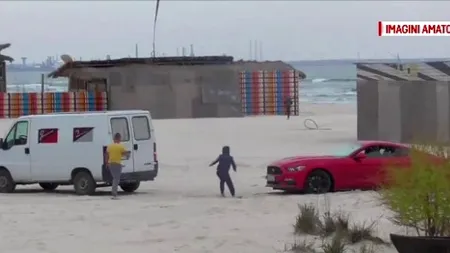 Un șofer s-a gândit să își ''parcheze'' bolidul pe plaja din Mamaia, însă pedeapsa a venit imediat. Acum, riscă și o amendă uriașă