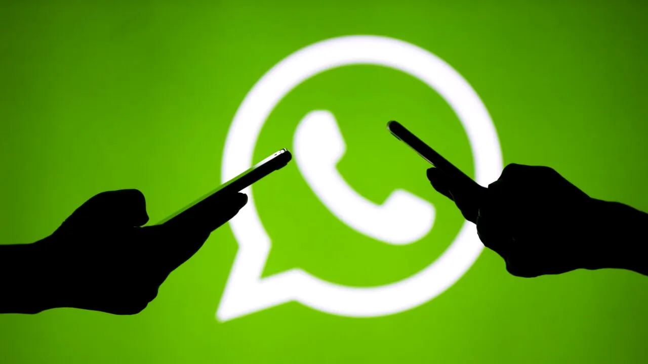 „Aveți un colet la numărul dvs”. Nu accesați linkul. Vă poate lăsa imediat fără contul de WhatsApp