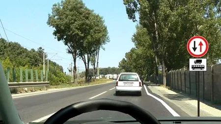 Teste auto: La întâlnirea panoului de pe stâlp aveți obligația:
