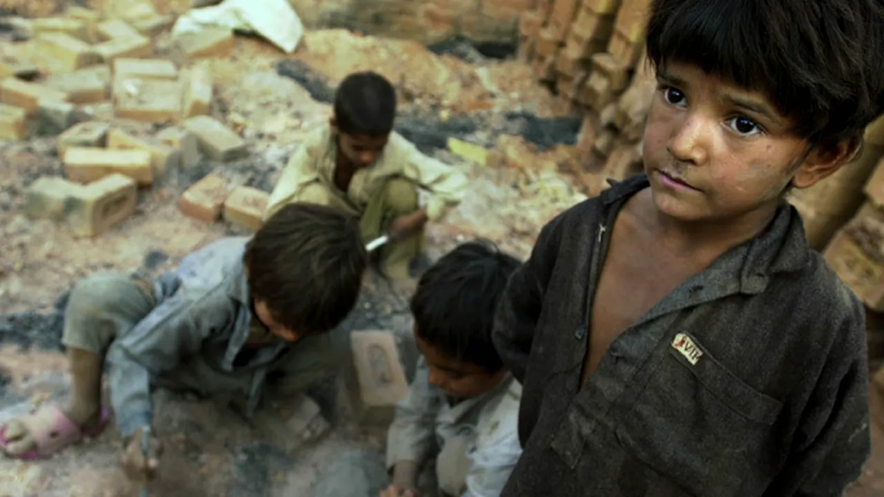 Zeci de milioane de sclavi în secolul XXl. Topul țărilor afectate de acest flagel