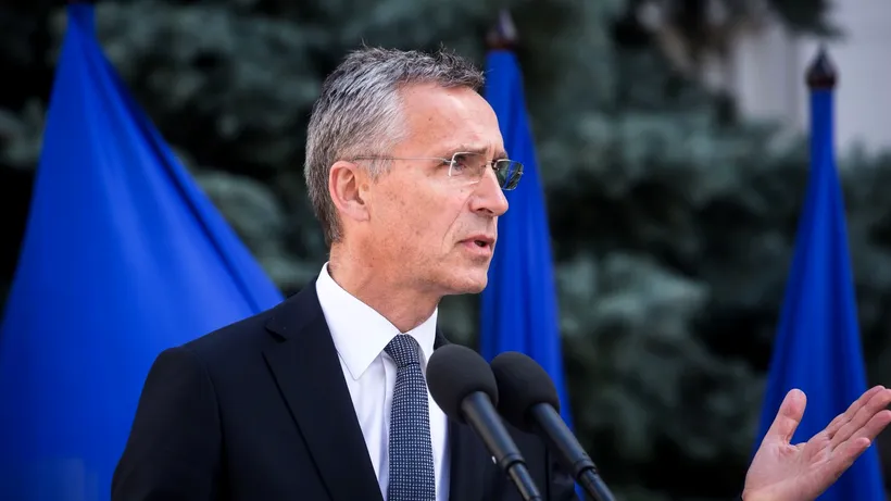 Secretarul general al NATO, Jens Stoltenberg, a discutat cu preşedintele Serbiei pe tema tensiunilor din nordul Kosovo: „NATO-KFOR e gata să intervină, dacă stabilitatea este ameninţată”