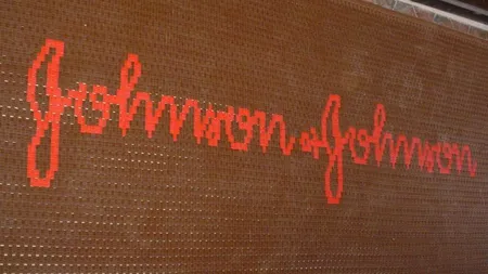 Johnson&Johnson a obținut în instanță anularea plății a 30 milioane lei în contul taxei de claw-back