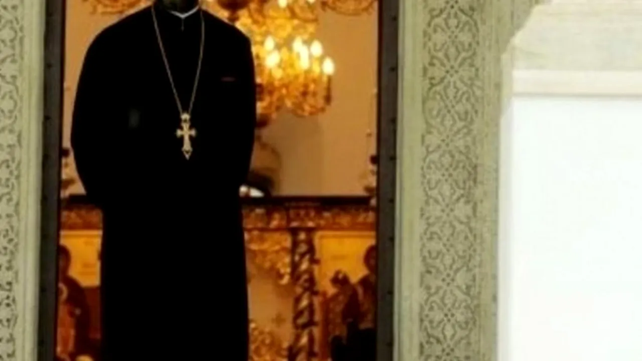 BOR nu închide bisericile din cauza coronavirusului. „Coronavirusul nu se ia prin rugăciune”