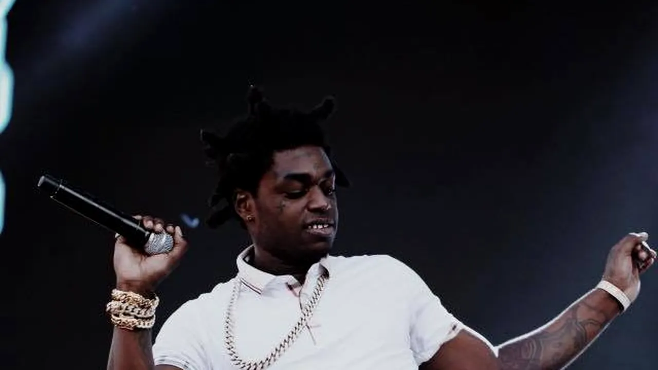 Excentricitățile vedetelor: Suzeta de 180.000 de dolari. Cine este „norocosul