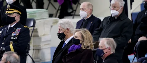 Bill Clinton, surprins în timp ce ațipise la ceremonia de inaugurare a lui Biden - VIDEO