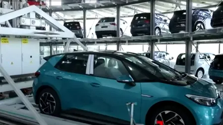 Românii ar putea să își cumpere mașini electrice în RATE, printr-un program garantat de stat
