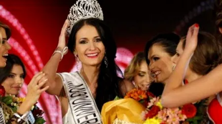 Fosta Miss Universe România este campioană la șah și are trei joburi