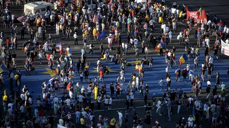 Alți doi protestatari, REȚINUȚI de procurori pentru ULTRAJ. Unul dintre ei, acuzat că a participat la furtul pistolului femeii-jandarm