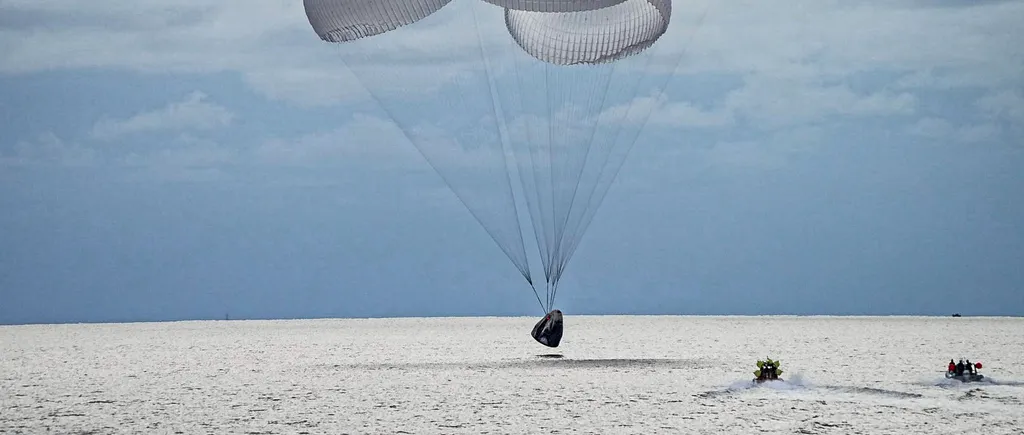 Primul echipaj format exclusiv din astronauți civili a revenit în siguranță pe Pământ. Cine sunt cei patru turiști ai capsulei SpaceX