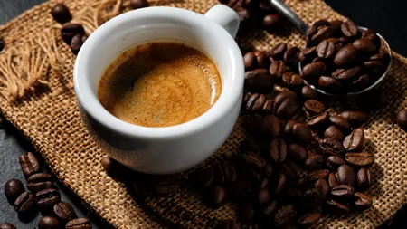 Cele 5 semne de avertizare pe care corpul tău le transmite atunci când ar trebui să reduci consumul de cafea