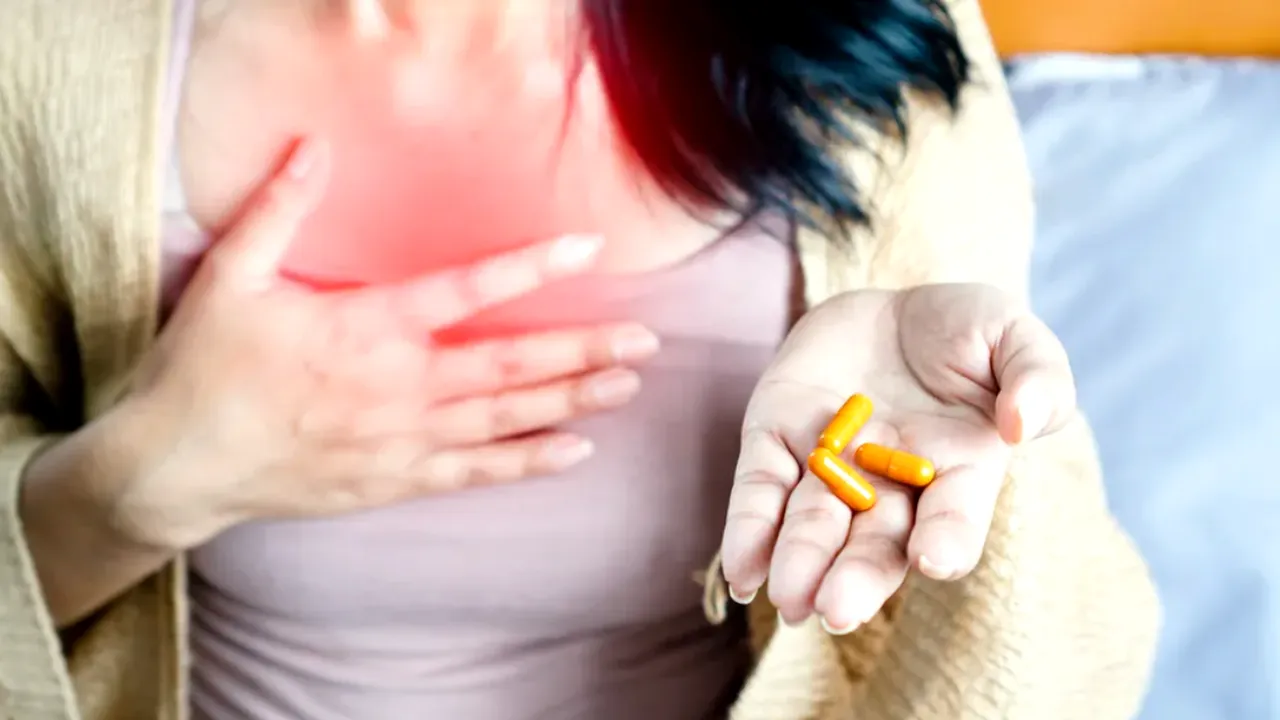 10 medicamente care produc ARSURI la stomac. Românii le iau ca pe bomboane!