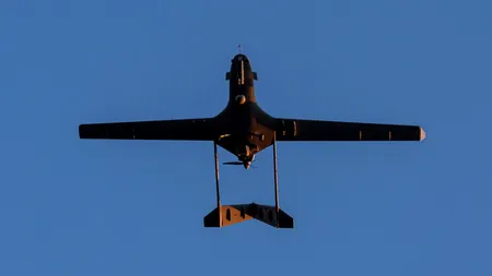 Dronă în zona spațiului aerian românesc. Armata a ridicat două avioane F-16. Populația a fost avertizată prin RO-Alert. Anunțul MApN