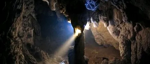 Toate cele 11 persoane, scoase din peștera Huda lui Papară, după circa 7 ore