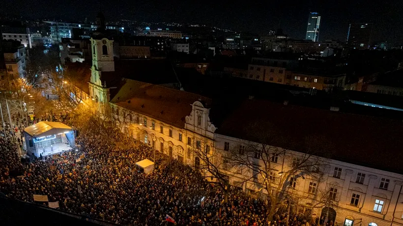 Proteste masive în Slovacia față de planul desființării secției anticorupție a Parchetului