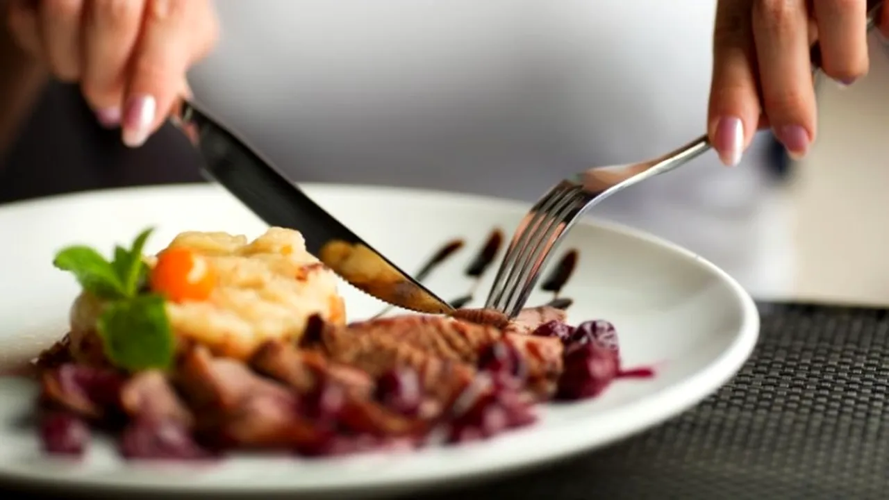 Cați bani sunt dispuși bucureștenii să cheltuie pe masa lor de prânz pentru a mânca la restaurant