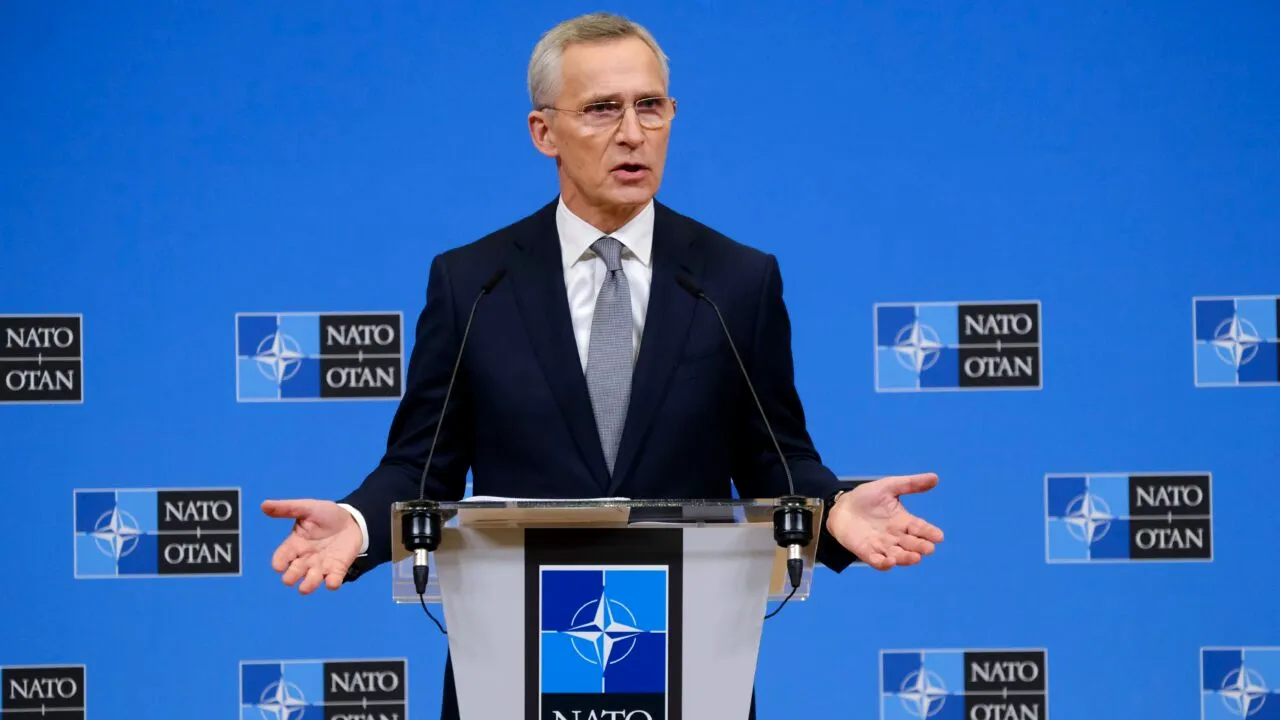 Stoltenberg: Amenințările NUCLEARE lansate de Putin nu ar trebui să oprească sprijinul NATO pentru Ucraina