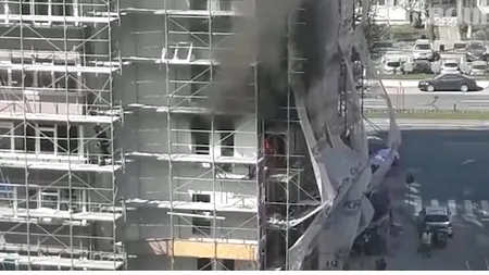 INCENDIU puternic la un bloc din Cartierul Militari. Trei victime, două cu arsuri de gradul 1/ VIDEO