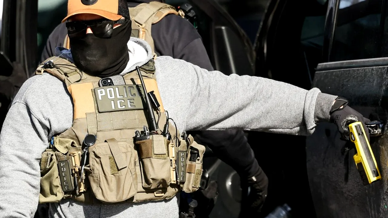 Decizie de ultim moment în criza ICE din Minnesota. 700 de agenți de imigrare, retrași de urgență din Minneapolis la ordinul lui Trump