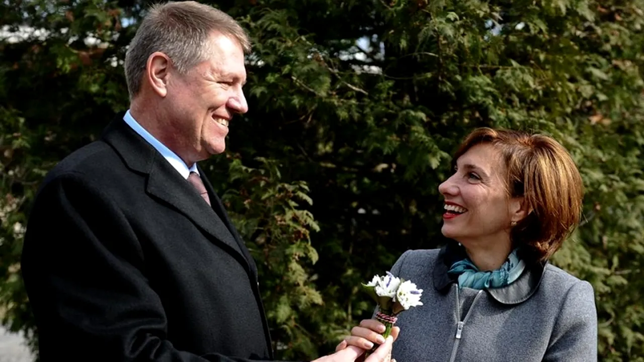 Iohannis, mesaj pentru soția sa, de 1 Martie: Cel mai frumos cadou, un buchet de ghiocei