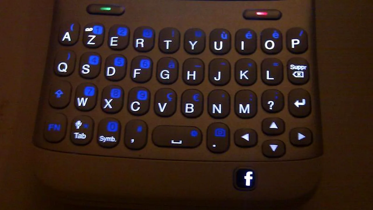 TELEFONUL FACEBOOK. Ce este Facebook Home și de ce vrea compania să cucerească Android