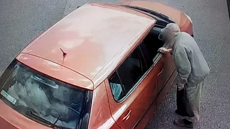 Un pensionar s-a prins că urmează să fie înșelat și a înscenat un „flagrant” pentru a-l prinde pe hoț. Poliția Română: „Fii ca nea Costică!”