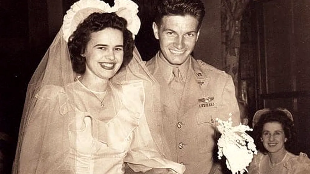La 6 săptămâni de la nuntă, bărbatul din imagine a dispărut. După 68 de ani, nevasta lui a aflat adevărul