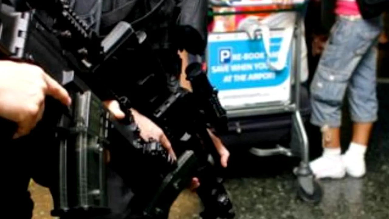 Ce armă avea asupra sa francezul care a fost arestat pe aeroportul londonez Gatwick