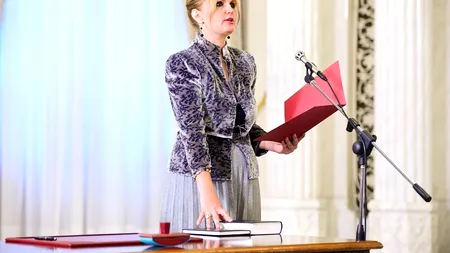 Judecătoarea CCR Iulia Motoc organizează pe Facebook o discuție despre AMANTA UNUI PROFESOR CANDIDAT LA PARLAMENTARE. UPDATE: Motoc revine cu nume