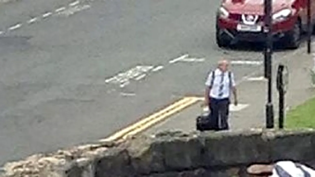 Imaginea care a scandalizat un oraș întreg: ce fac acești tineri