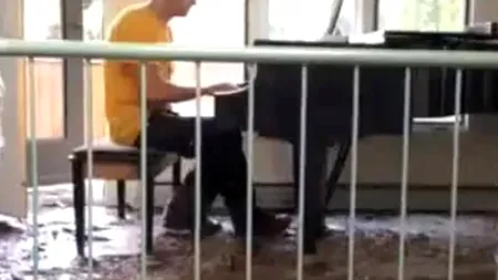 VIDEO. Recital emoționant de pian într-o casă distrusă de inundațiile din Colorado