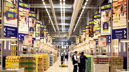 Își făcea cumpărăturile în Băneasa, când i-a căzut în cap un bidon cu apă. Acum va primi 180.000 de euro daune morale