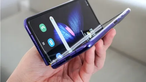 Prețul surprinzător cerut de Samsung pentru înlocuirea ecranului pliabil de pe Glaxy Fold, telefonul de 2.000 de dolari