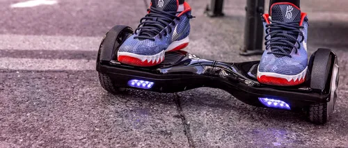 Un hoverboard, primit de un copil de 10 ani din București cadou de Paște, a explodat în camera lui