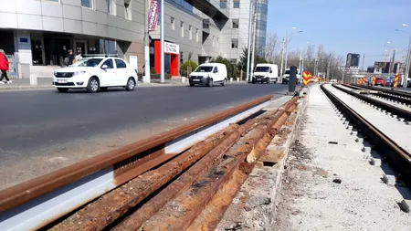 FOTO & VIDEO | Cum arată acum cea mai lungă linie de tramvai din București, la aproape un an de reparații. Șinele vechi erau mâncate de rugină