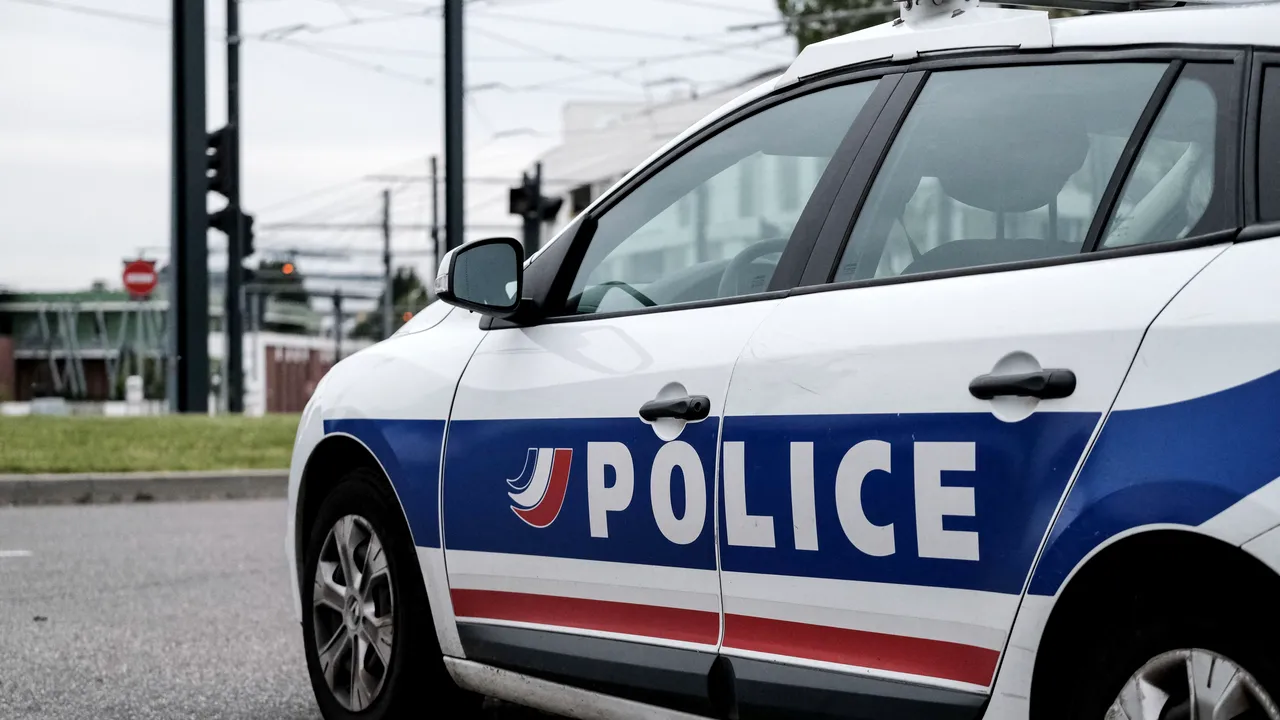 O româncă a fost ucisă de soțul ei prin sufocare într-un hotel din Franța. Bărbatul s-a predat polițiștilor