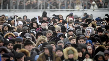 Dumnezeu, zgribulit în fața porților
