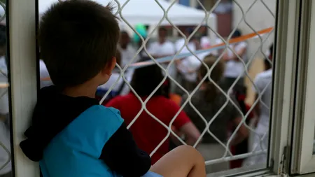 Caz REVOLTĂTOR la Focșani. Un copil de 5 ani a ajuns la spital după ce a fost bătut de tată pentru că nu și-a terminat temele pentru grădiniță