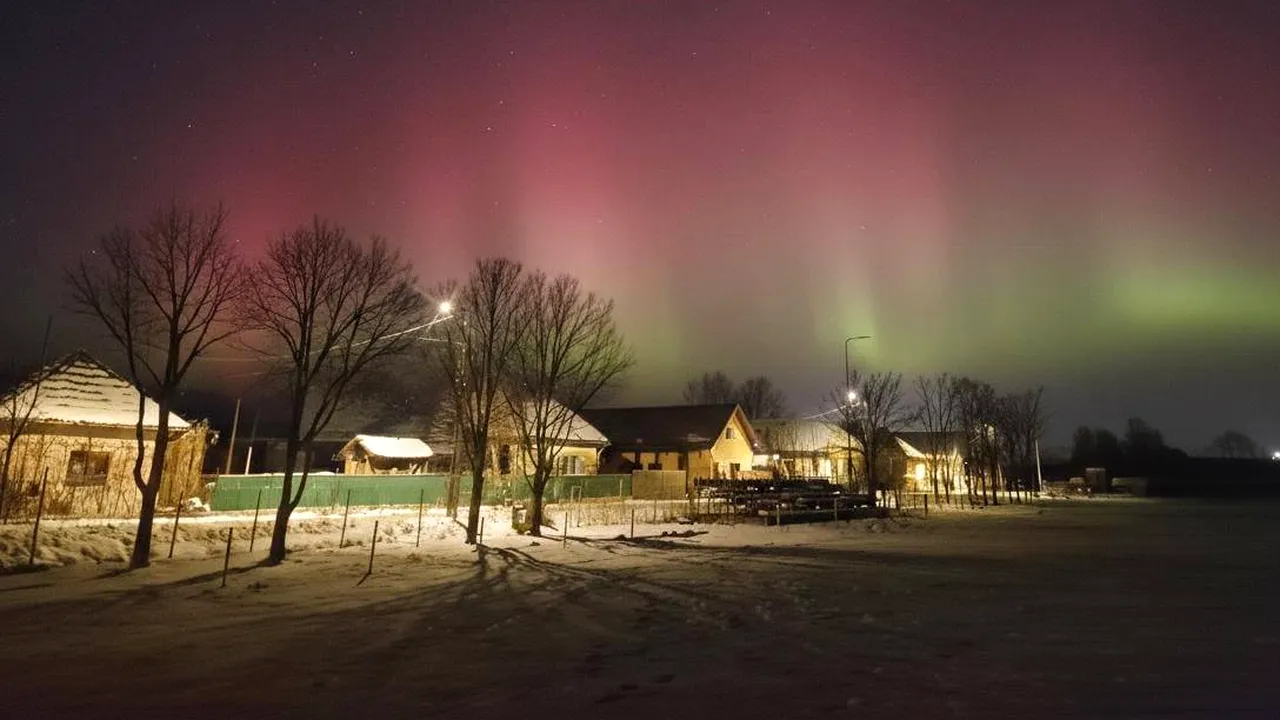 Imagini spectaculoase cu aurora boreală în România. Cea mai puternică furtună solară din ultimii 20 de ani